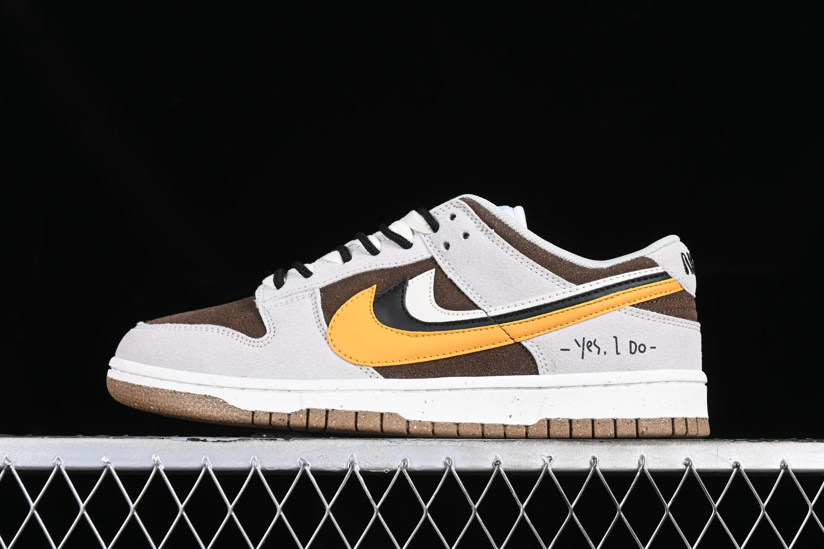 All categories Nk SB Dunk Series Nk SB Dunk Low low-top sneakers Cost-effective version Nk SB Dunk Low triple overlap hook SB low-top sports and leisure sneakers DO9457-104